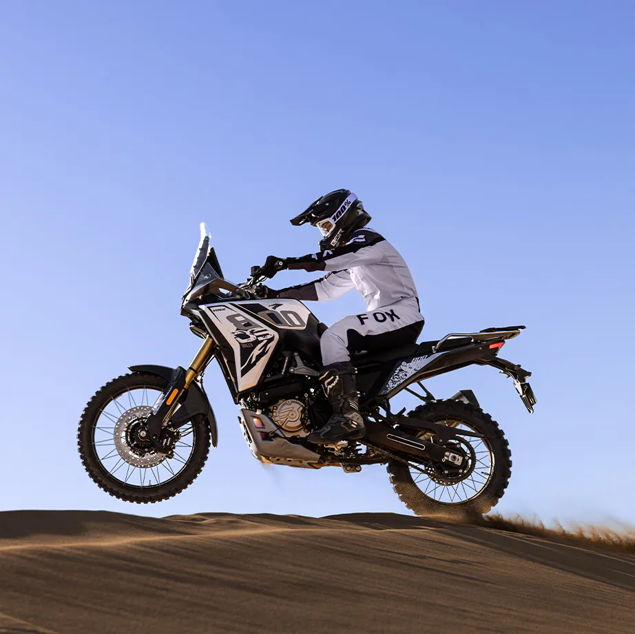 VOGE DS800X Rally Adventure motorcycle Action